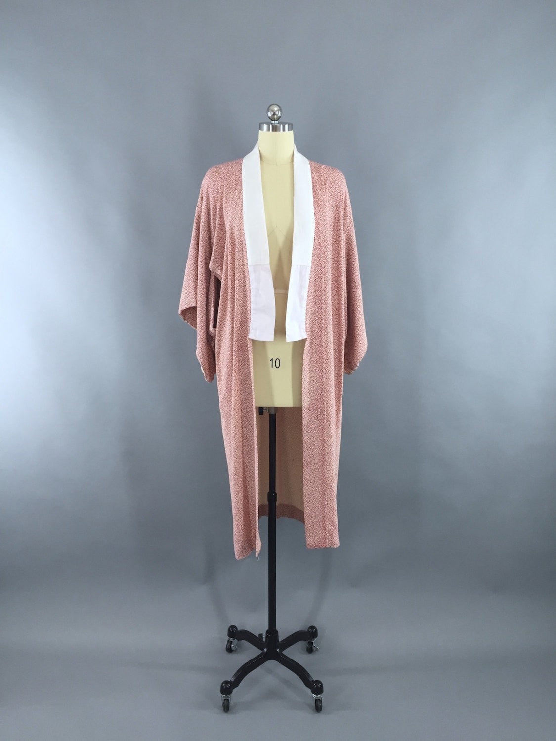 Vintage 1950s Silk Kimono Robe / Mauve Pink Abstract Print - ThisBlueBird