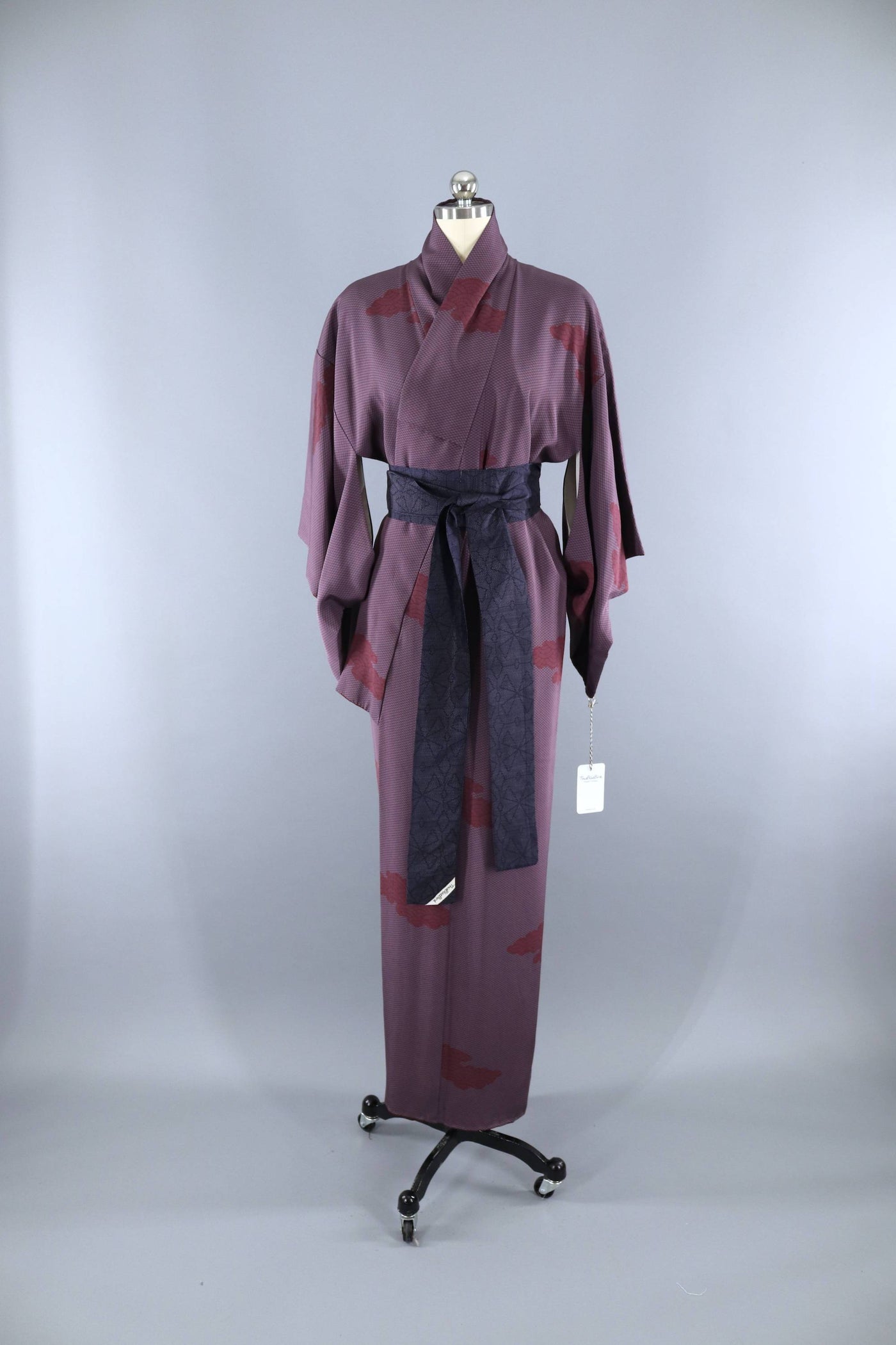 Vintage 1950s Silk Kimono Robe / Purple Maroon Honeycomb Floral - ThisBlueBird