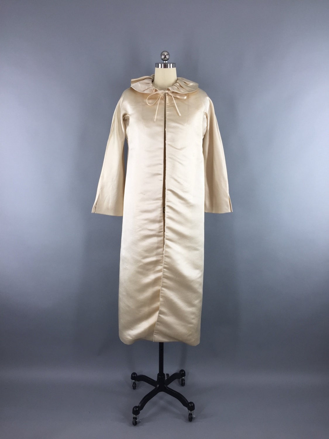 Vintage 1950s Silk Satin Robe - ThisBlueBird