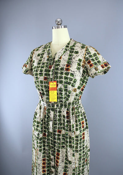 Vintage 1950s Simpli Smart Day Dress / Green & Ivory Batik / with Tags - ThisBlueBird