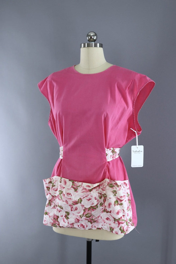 Vintage 1950s Smock Apron / Pink Roses Floral Print - ThisBlueBird