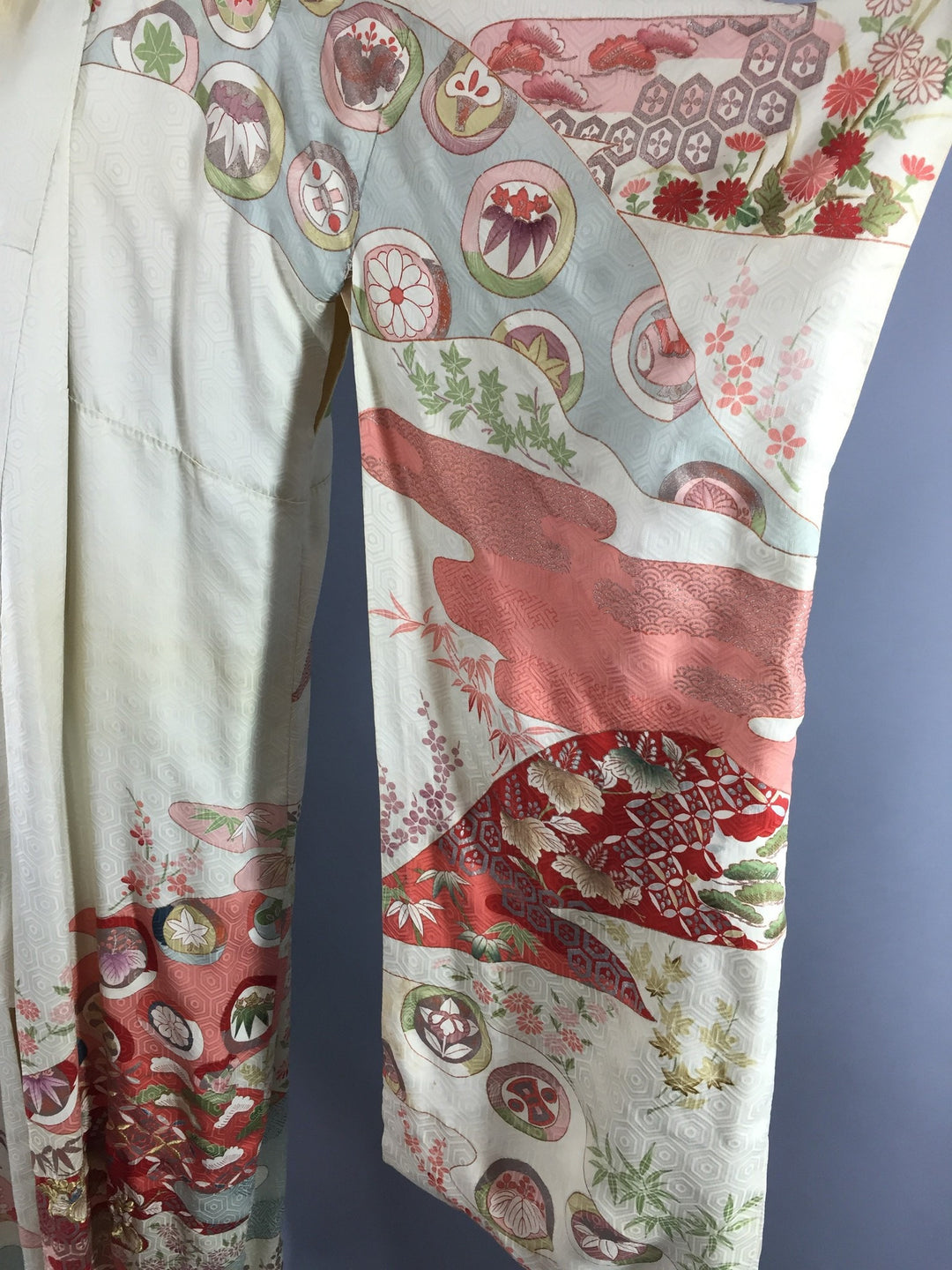 Vintage 1950s Vintage Silk Kimono Robe Furisode / Ivory Floral Print - ThisBlueBird