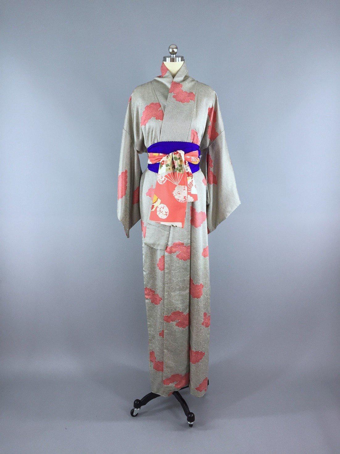 Vintage 1950sSilk Kimono Robe / Silver Pink Clouds – ThisBlueBird