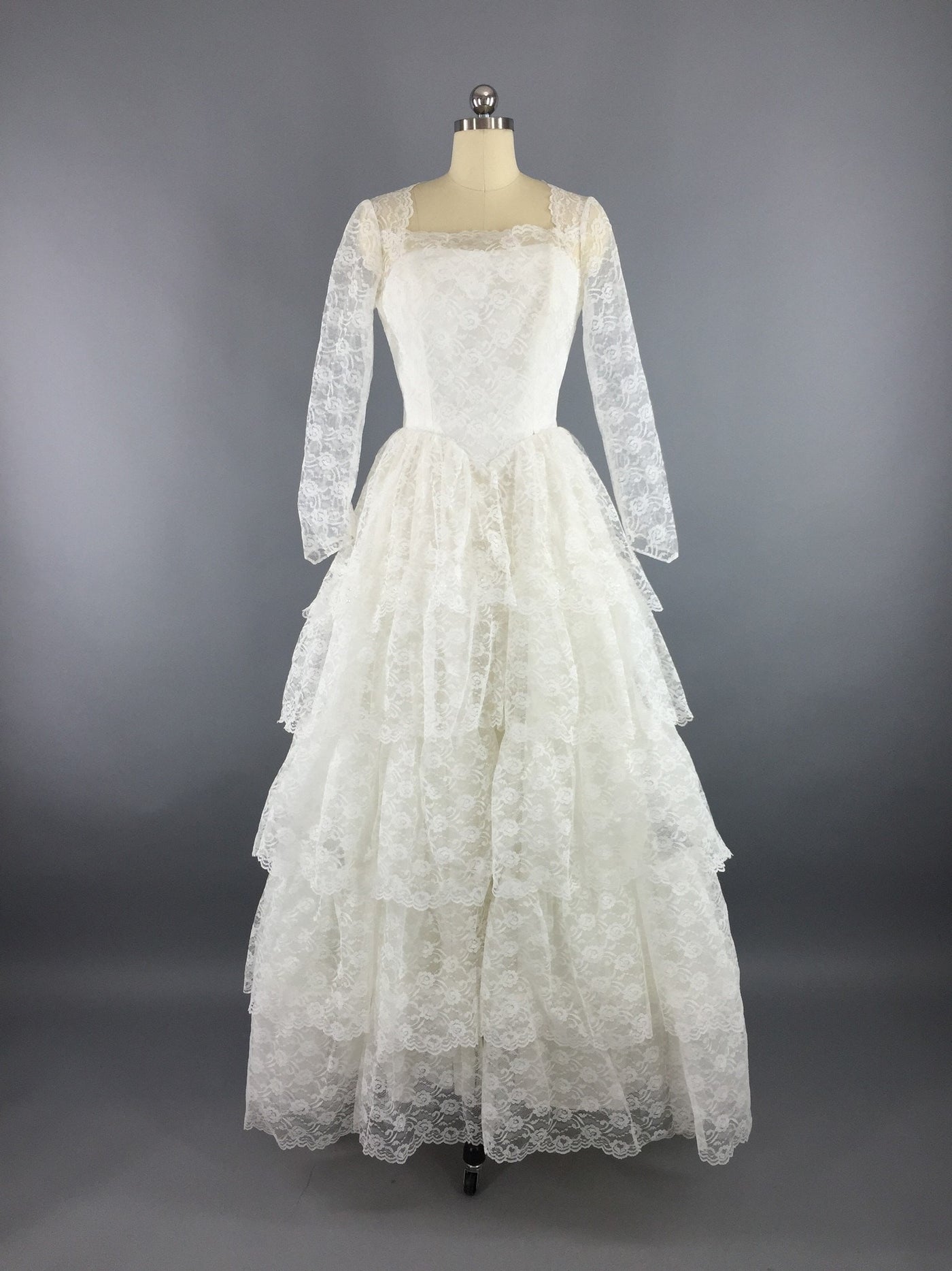 Vintage 1950s Wedding Dress / Tiered Lace Bridal Gown - ThisBlueBird