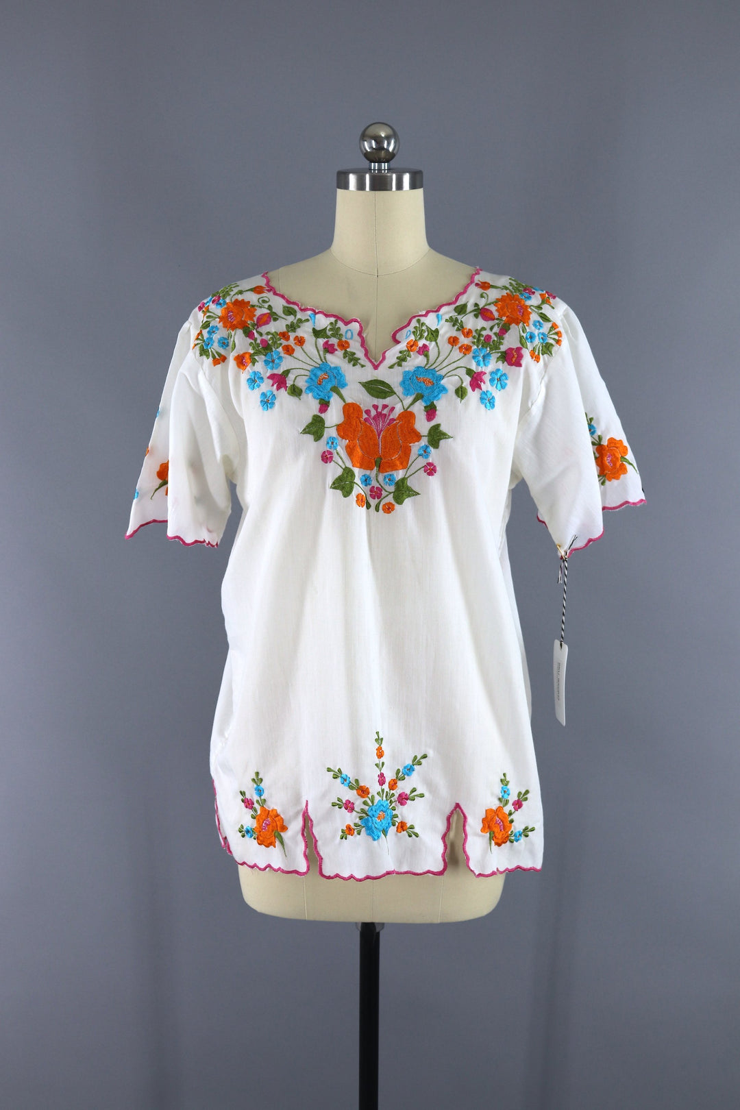 Vintage 1960s - 1970s Mexican Embroidered Tunic Blouse / Mario de la Pena Yucatan Mexico - ThisBlueBird