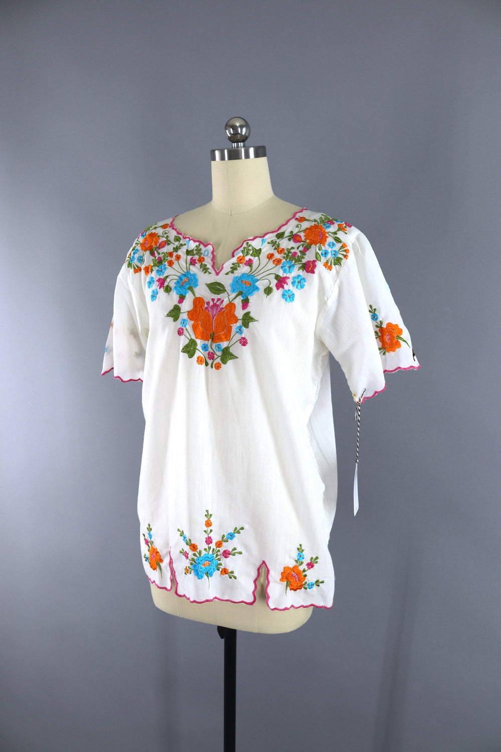 Vintage 1960s - 1970s Mexican Embroidered Tunic Blouse / Mario de la Pena Yucatan Mexico - ThisBlueBird