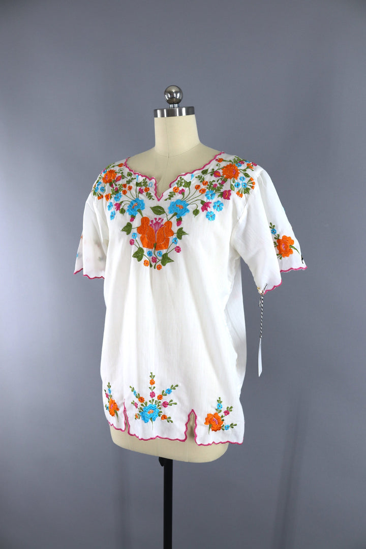 Vintage 1960s - 1970s Mexican Embroidered Tunic Blouse / Mario de la Pena Yucatan Mexico - ThisBlueBird
