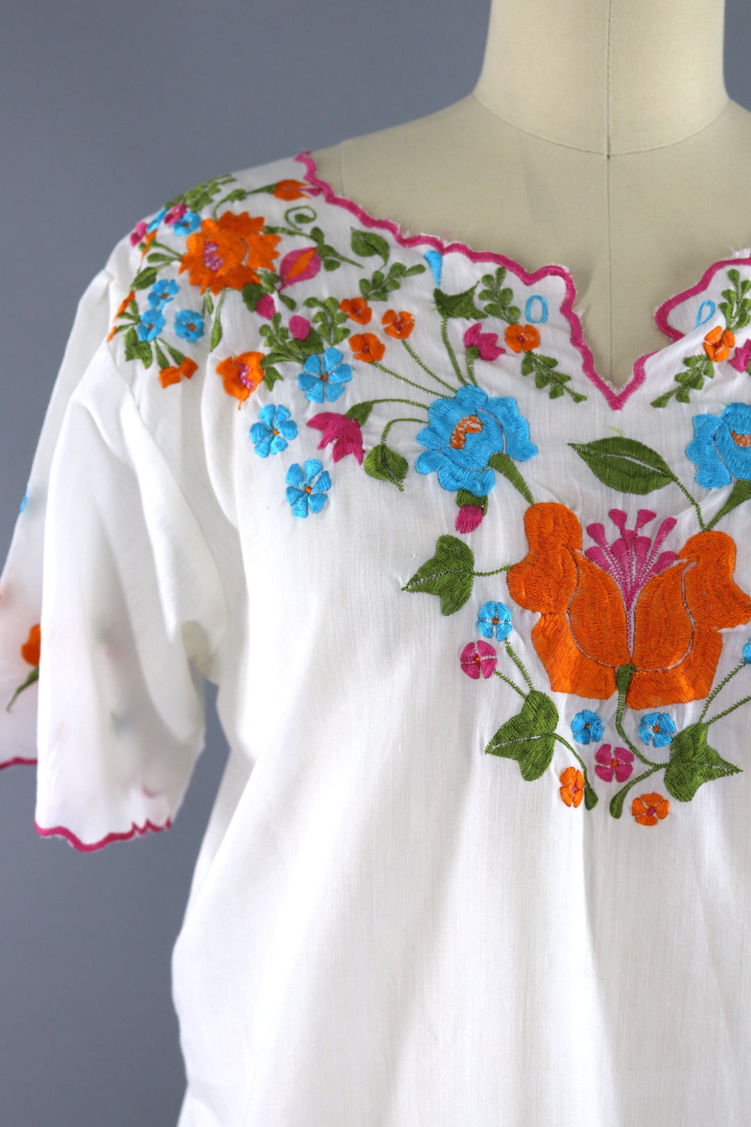 Vintage 1960s - 1970s Mexican Embroidered Tunic Blouse / Mario de la Pena Yucatan Mexico - ThisBlueBird