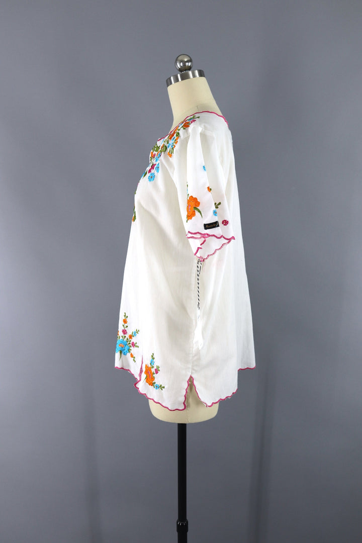 Vintage 1960s - 1970s Mexican Embroidered Tunic Blouse / Mario de la Pena Yucatan Mexico - ThisBlueBird
