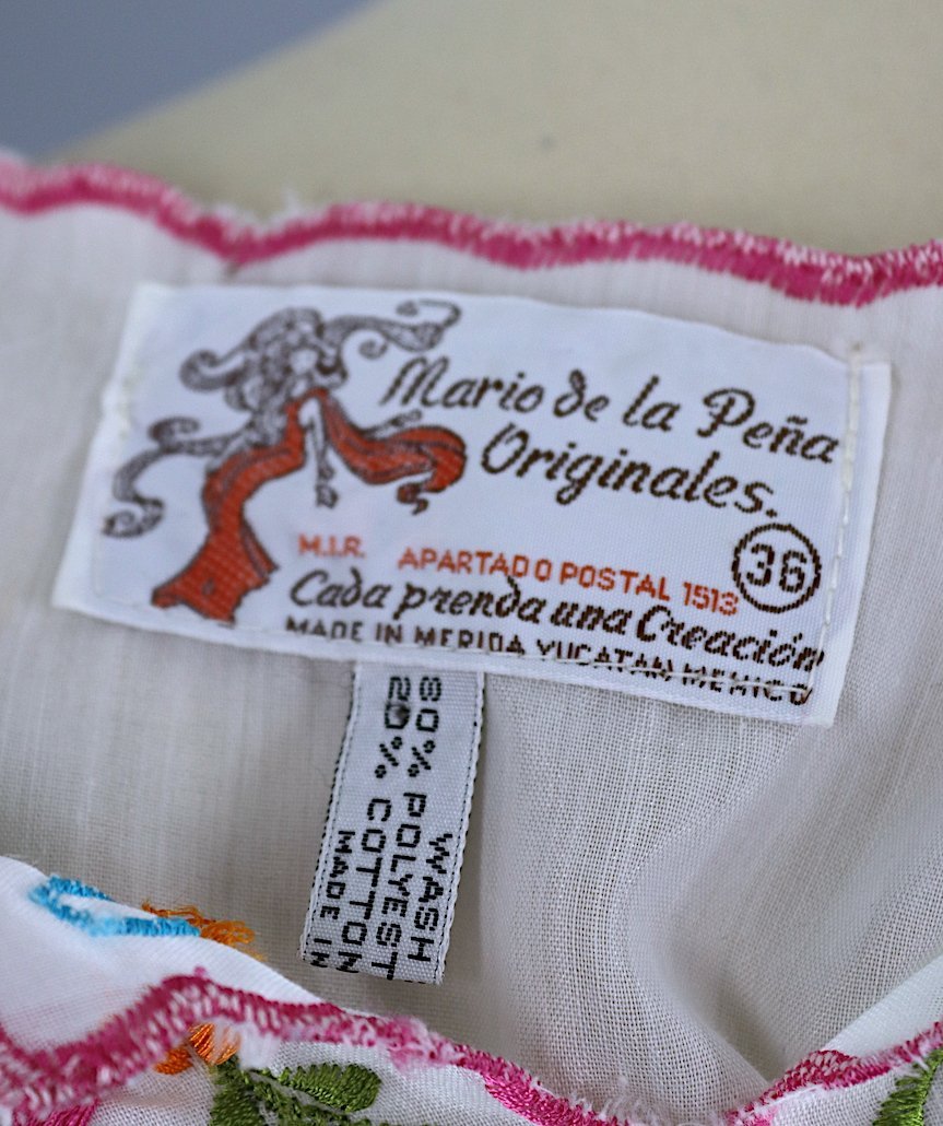 Vintage 1960s - 1970s Mexican Embroidered Tunic Blouse / Mario de la Pena Yucatan Mexico - ThisBlueBird
