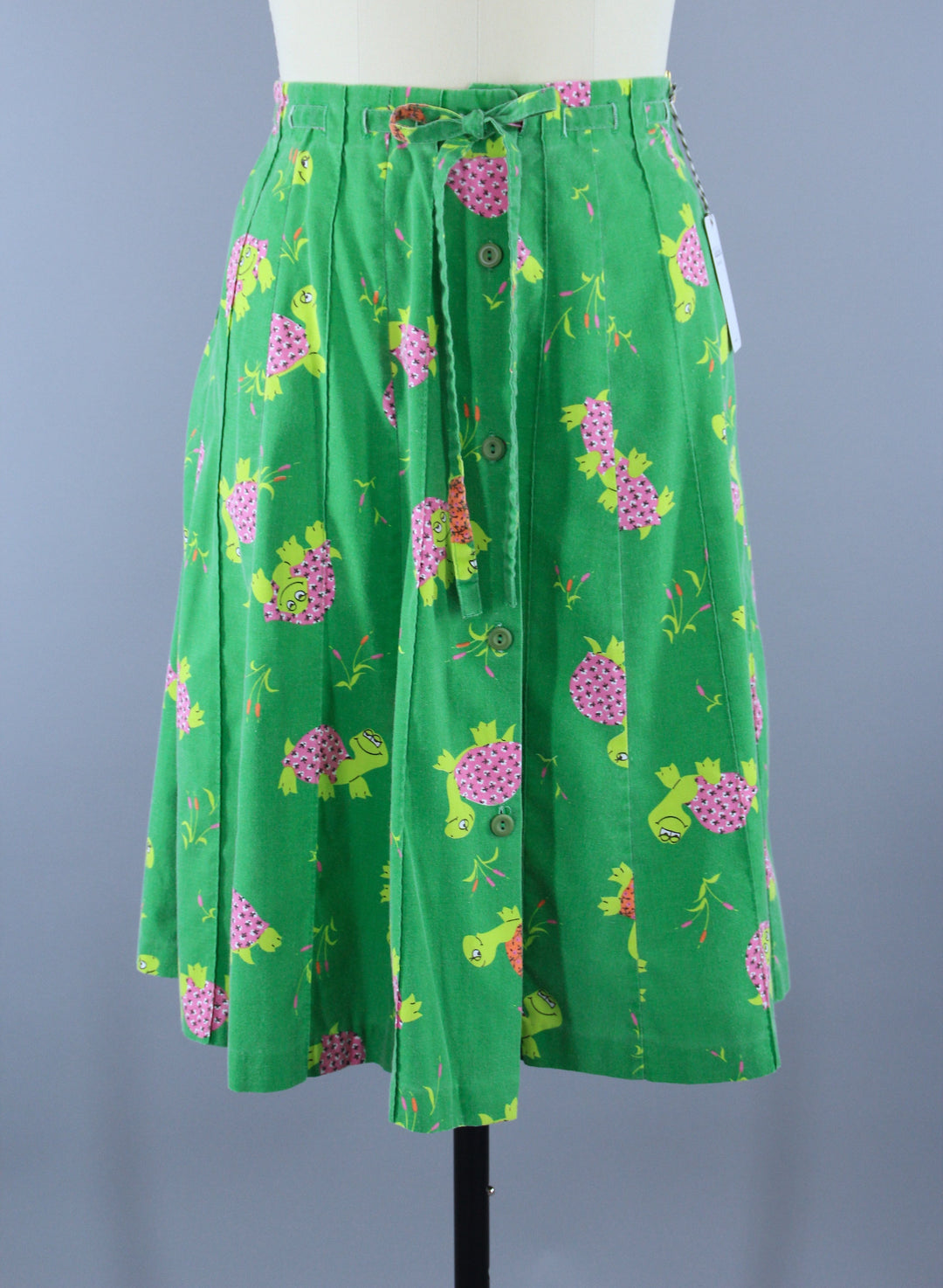 Vintage 1960s - 1970s Novelty Print Skirt / Green Turtles - ThisBlueBird