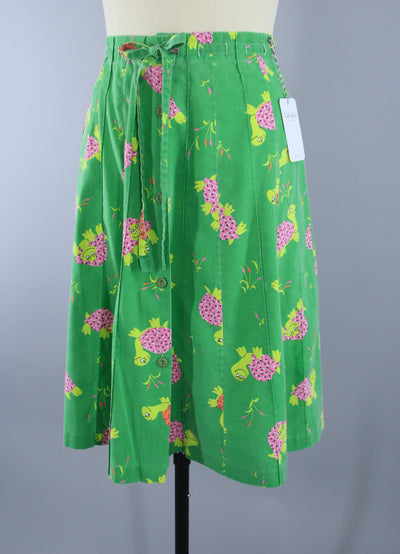 Vintage 1960s - 1970s Novelty Print Skirt / Green Turtles - ThisBlueBird