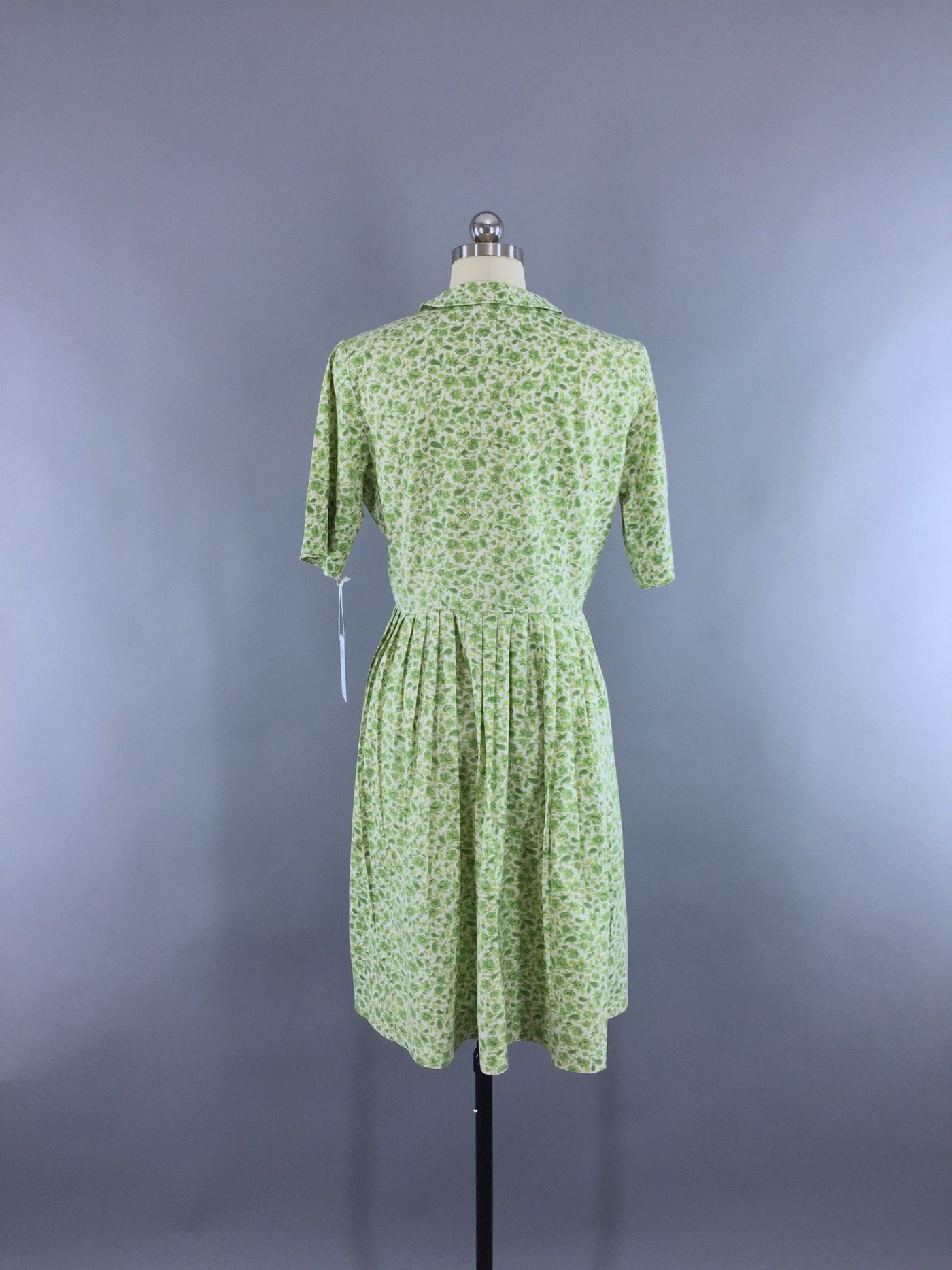 Vintage 1960s Day Dress / Green Floral Print Cotton - ThisBlueBird