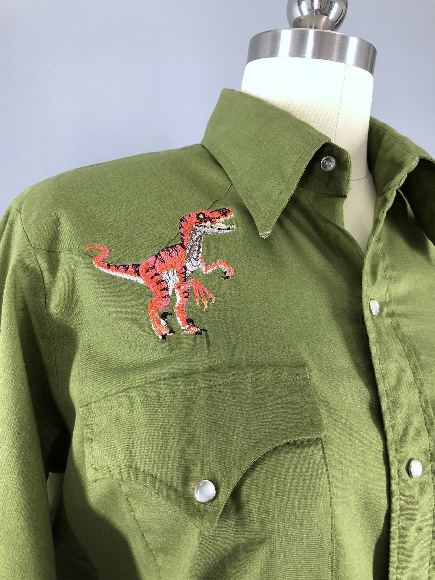 Vintage 1960s Embroidered Western Shirt / Army Green T-REX Dinosaurs - ThisBlueBird