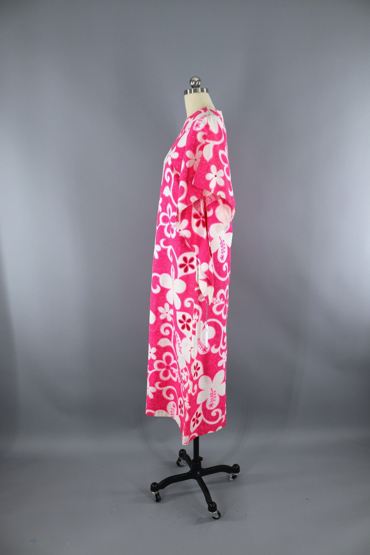 Vintage 1960s Hawaiian Dress / NEON PINK Mod Floral Print - ThisBlueBird