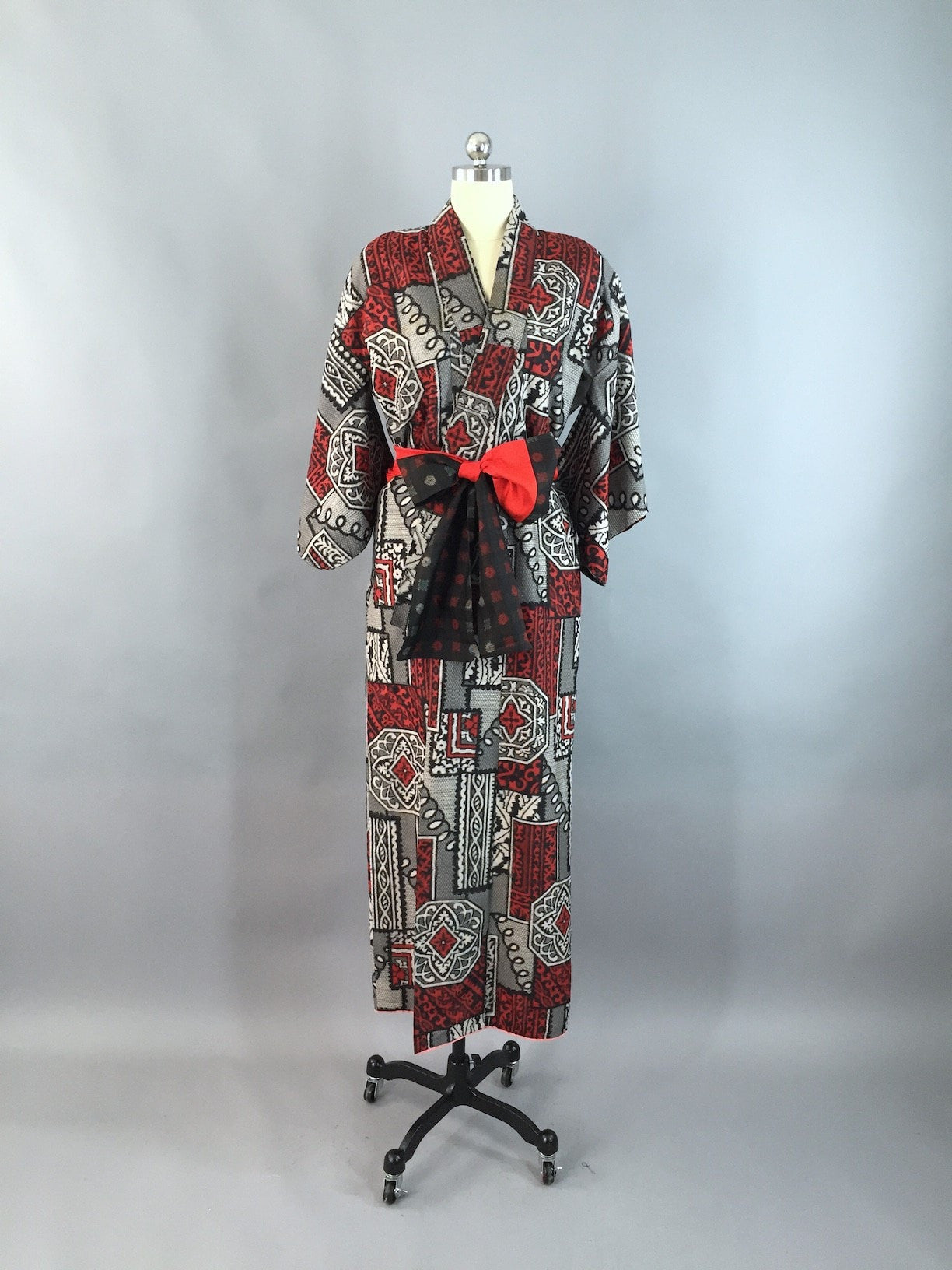 Vintage 1960s Kimono Robe / Abstract Red and Grey - ThisBlueBird