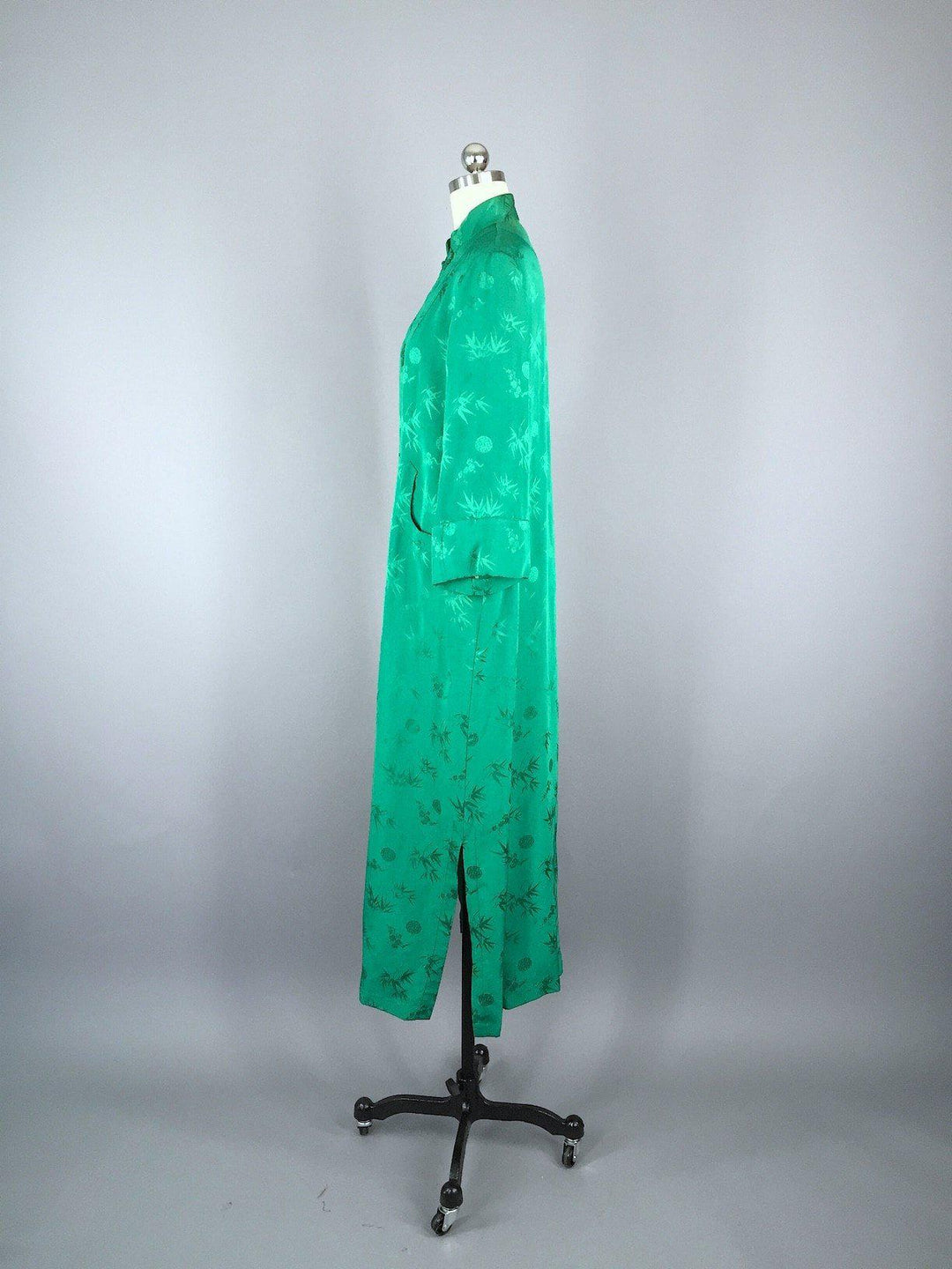 Vintage 1960s Mandarin Robe / Chinoiserie Maxi Coat - ThisBlueBird