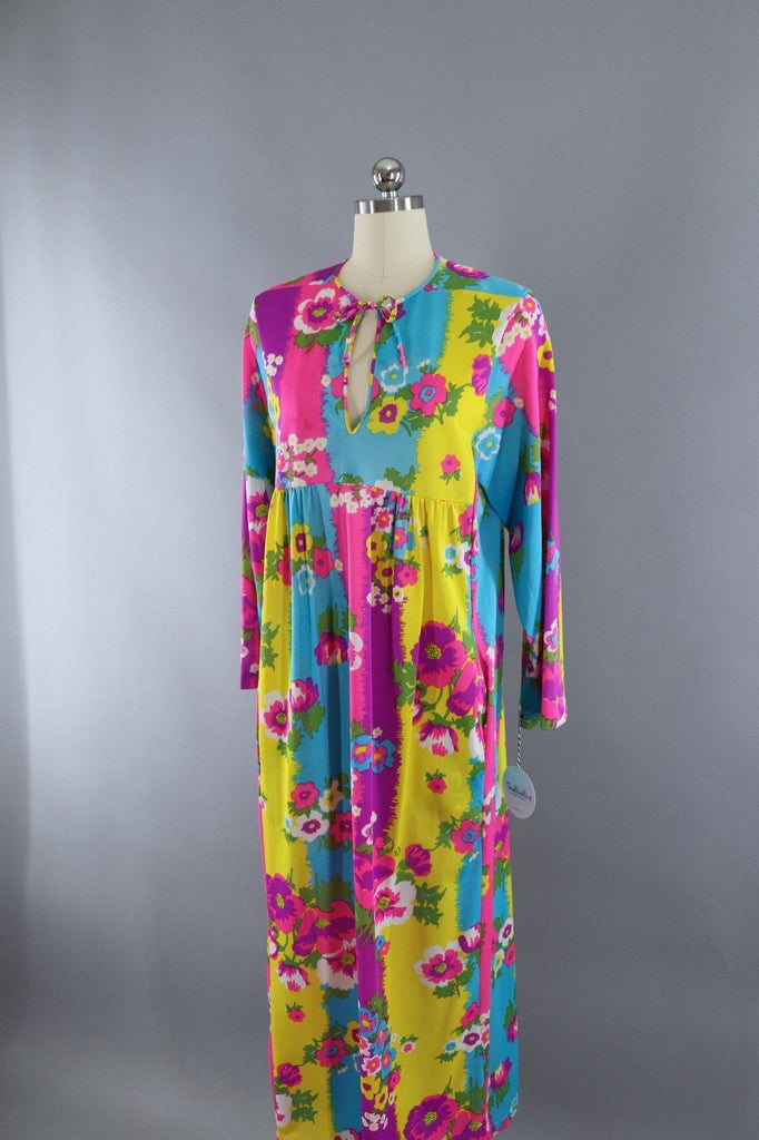 Vintage 1960s Mod Floral Print Nightgown - ThisBlueBird
