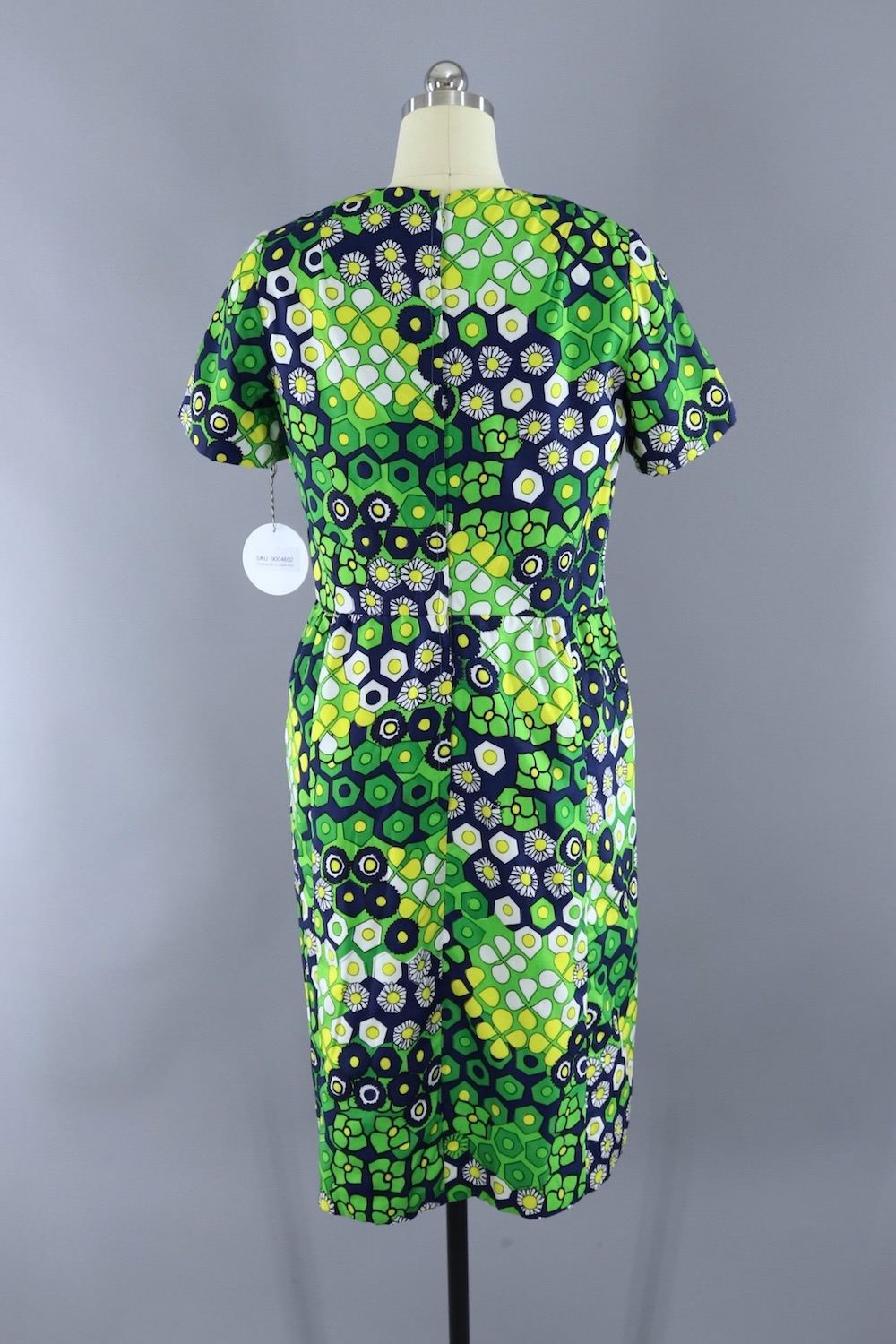 Vintage 1960s Mod Green Floral Print Dress - ThisBlueBird