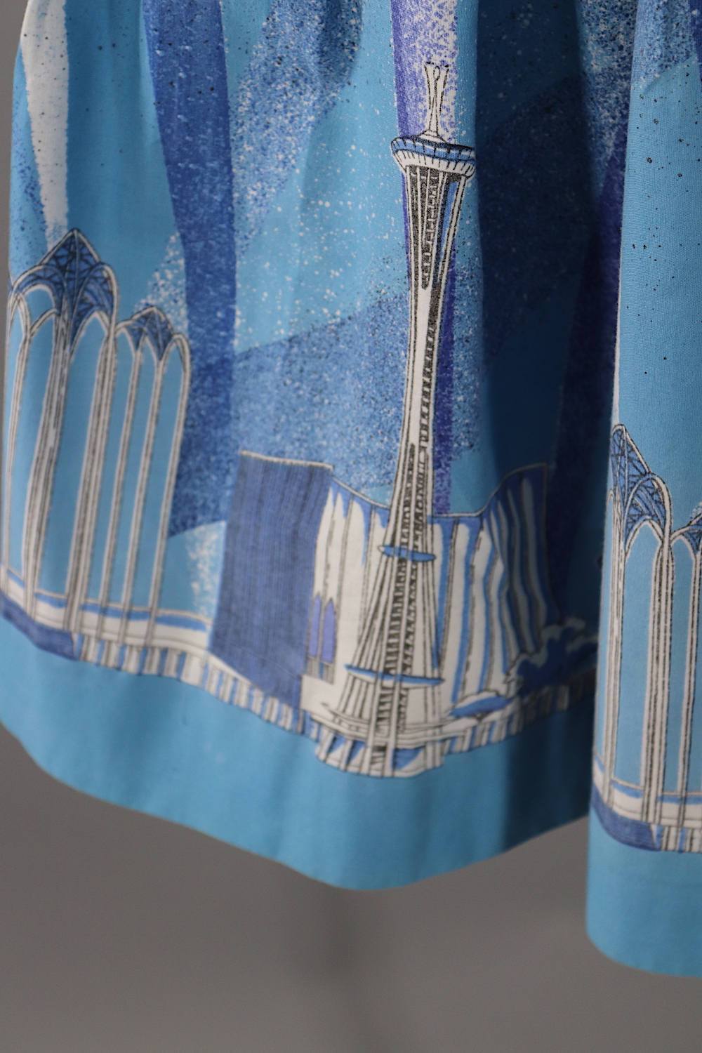 Vintage 1960s Novelty Print Skirt / 1962 SEATTLE SPACE NEEDLE / Century 21 Expo World's Fair - ThisBlueBird