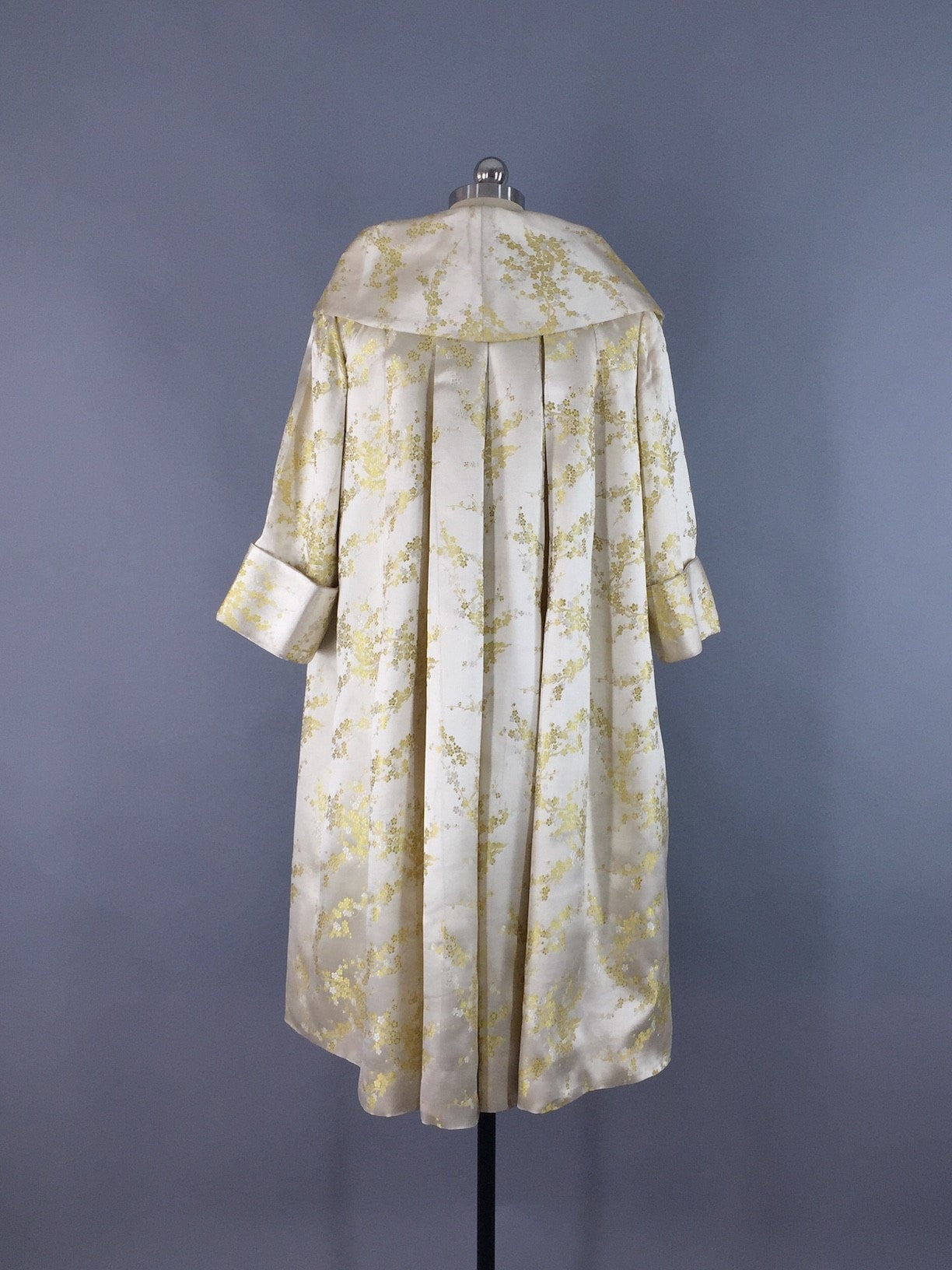 Vintage 1960s Opera Coat / White Silver Silk Satin Brocade