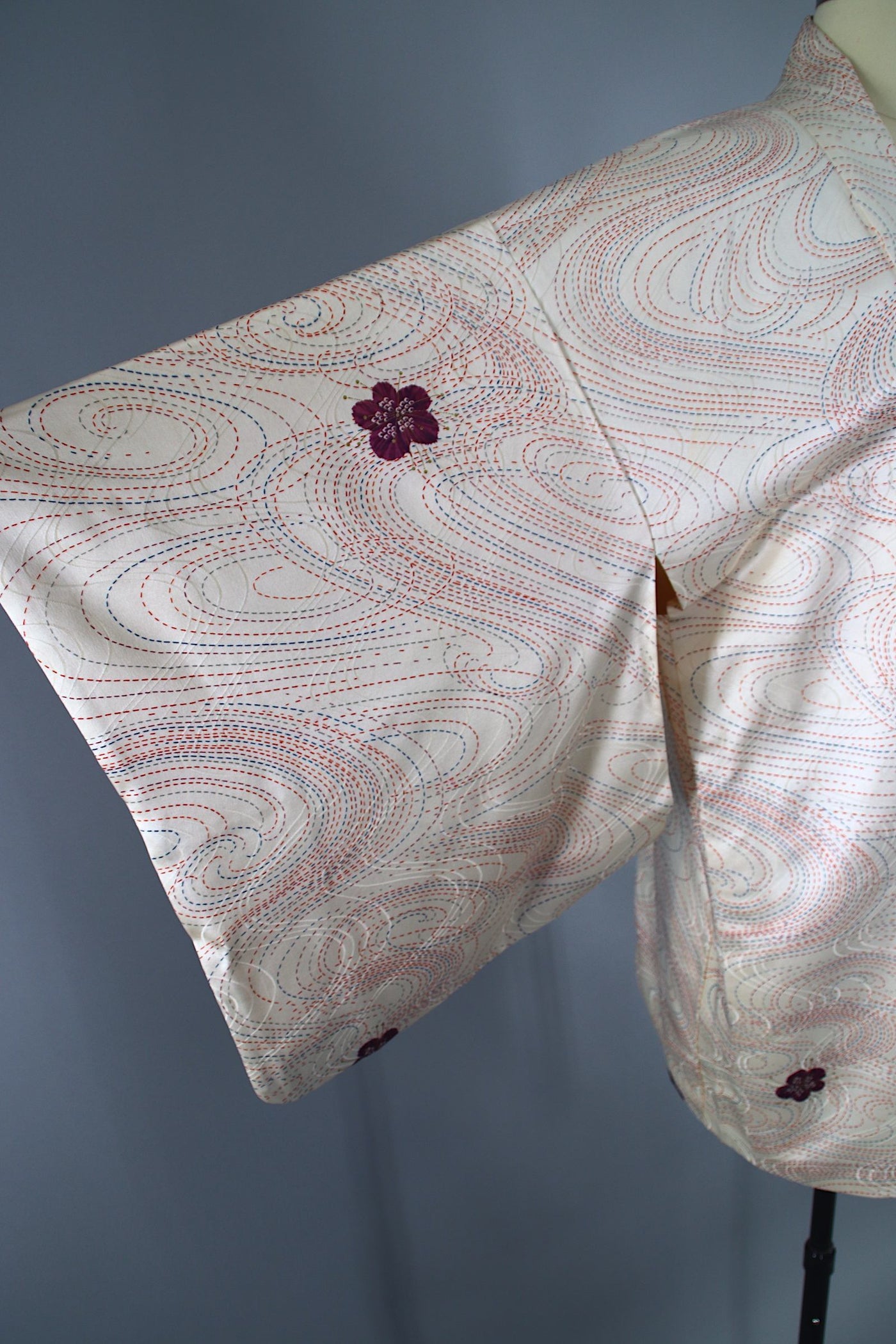 Vintage 1960s Silk Haori Kimono Jacket Cardigan / Ivory Purple Floral Shibori - ThisBlueBird