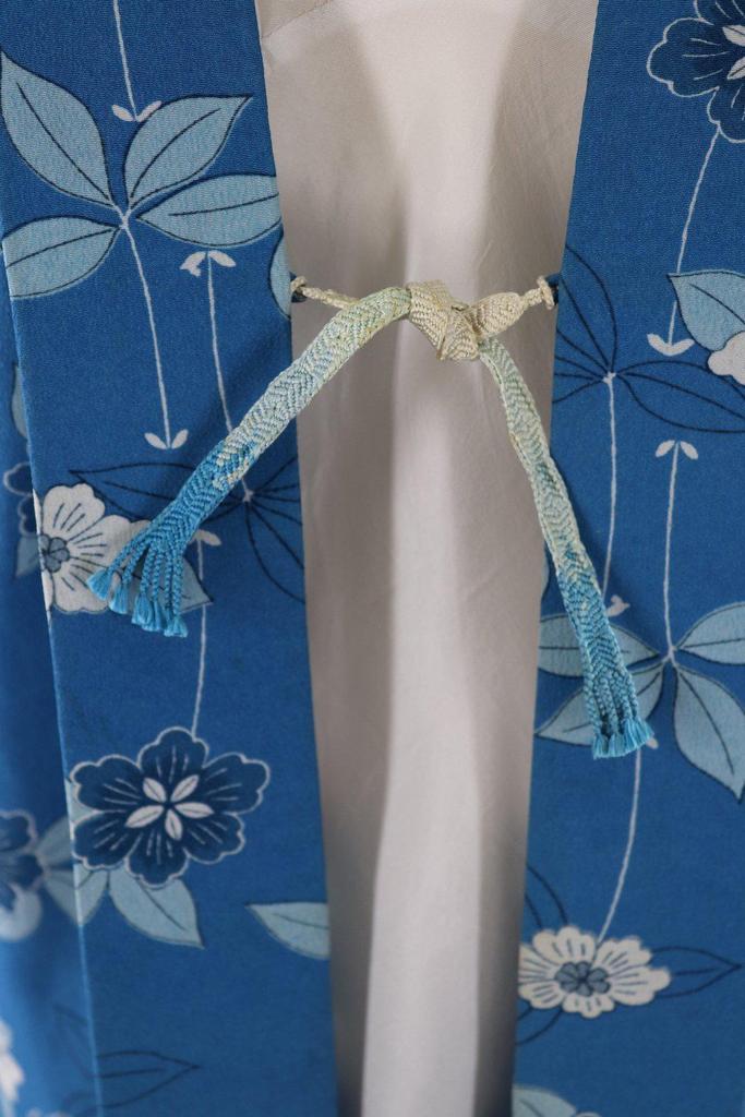 Vintage 1960s Silk Kimono Cardigan Haori / Blue Floral Print - ThisBlueBird