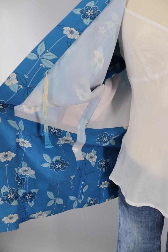Vintage 1960s Silk Kimono Cardigan Haori / Blue Floral Print - ThisBlueBird