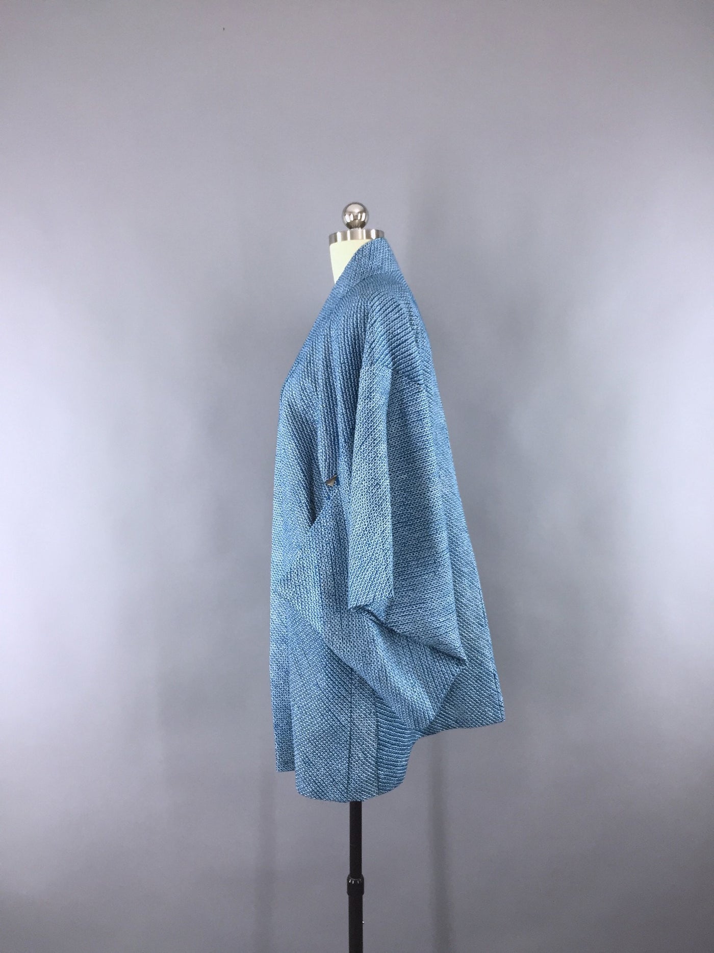 Vintage 1960s Silk Kimono Jacket Haori Cardigan Blue & White Shibori - ThisBlueBird