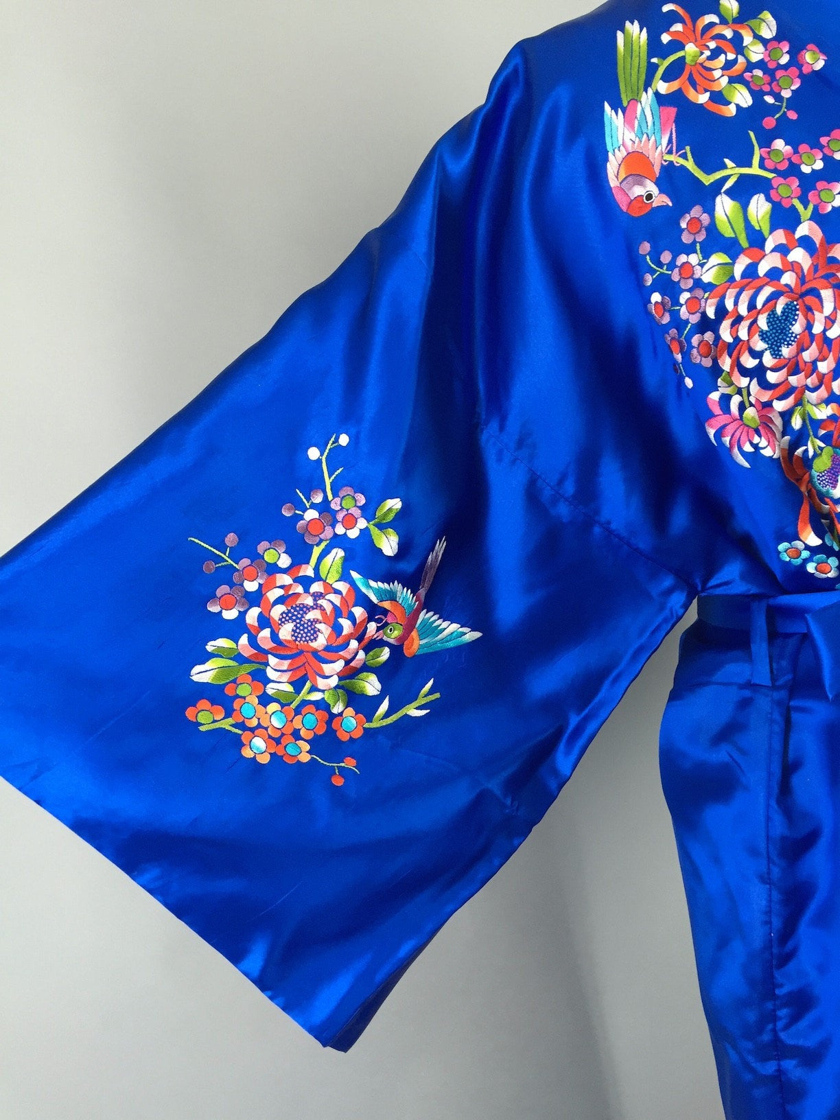 Vintage 1960s Silk Kimono Robe / Embroidered Birds - ThisBlueBird