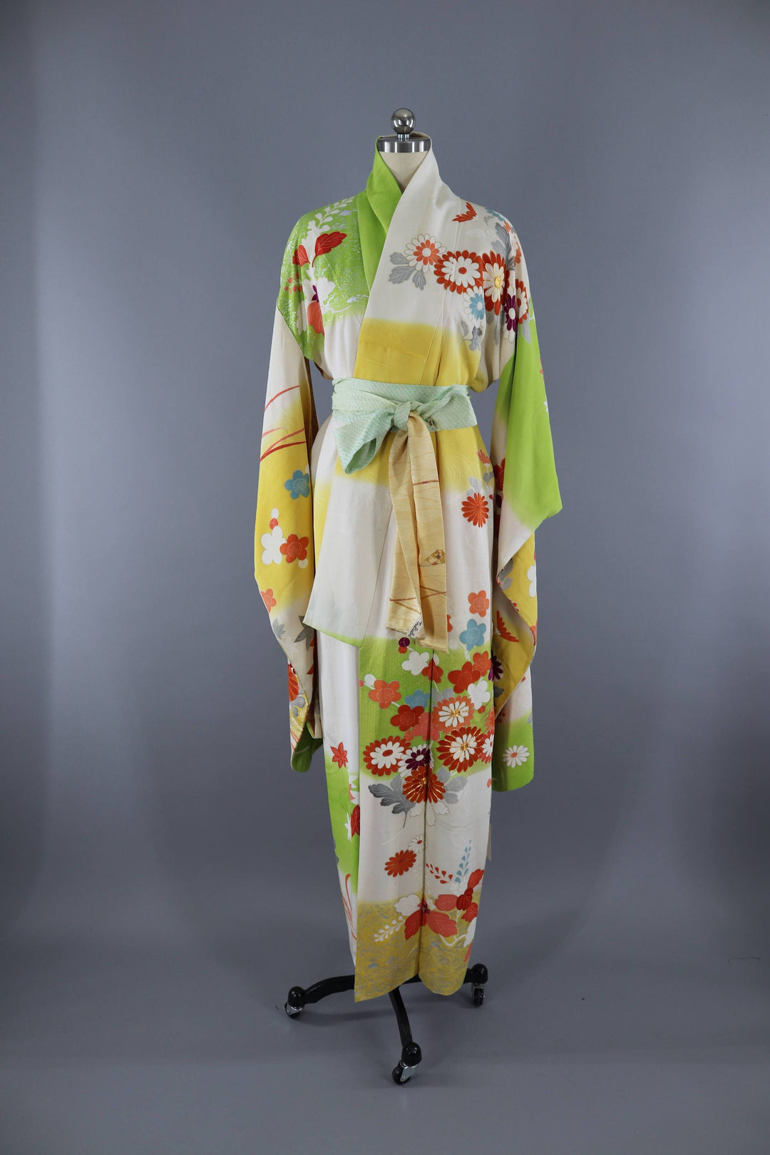 Vintage 1960s Silk Kimono Robe Furisode / Green &amp; Yellow Mod Floral - ThisBlueBird