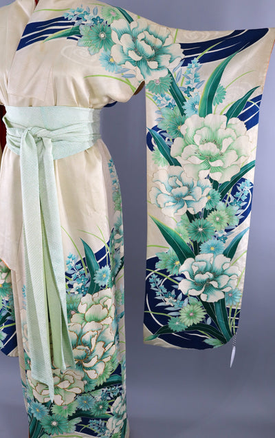 Vintage 1960s Silk Kimono Robe Furisode / Ivory & Green Floral - ThisBlueBird