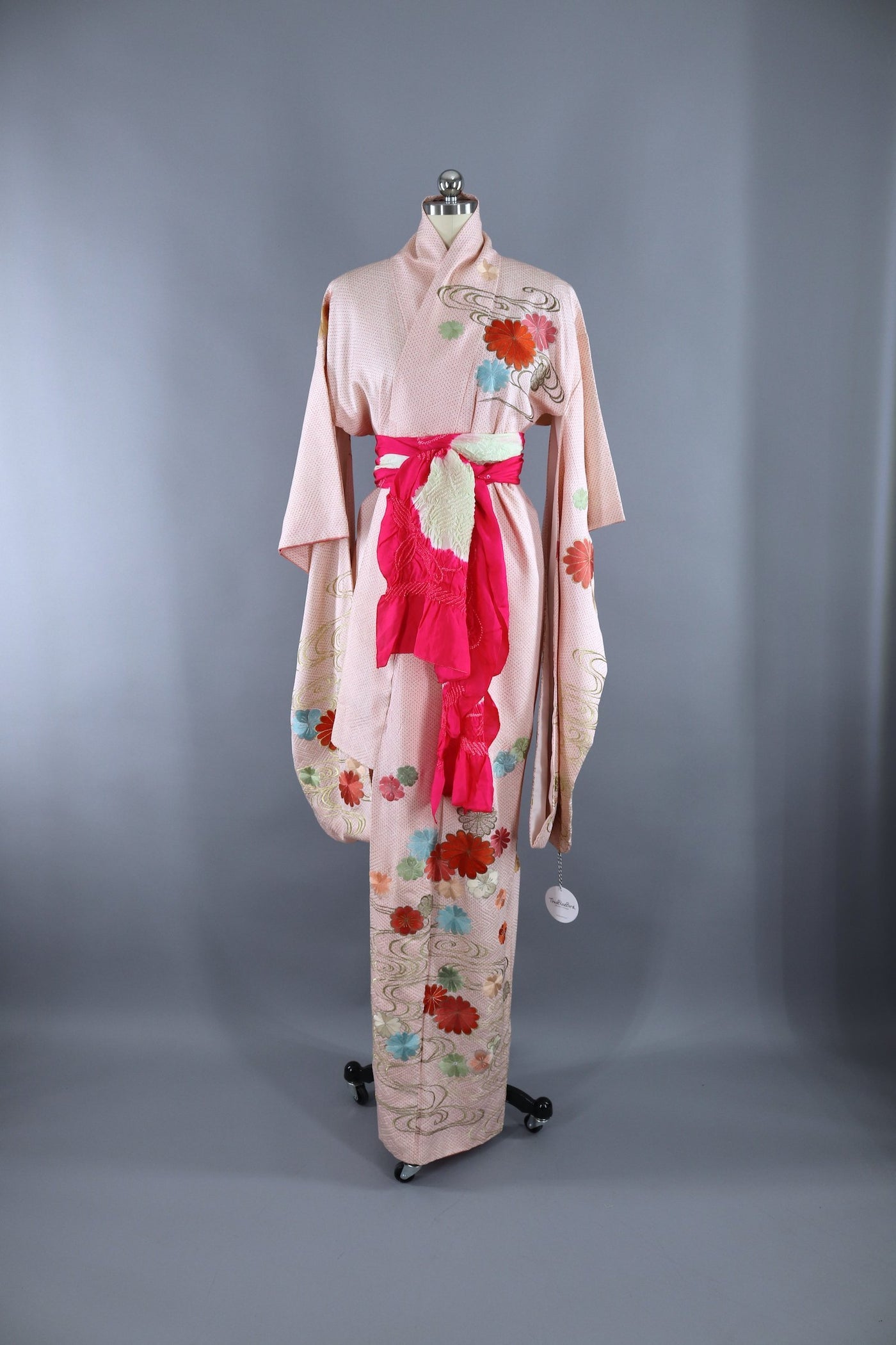 Vintage 1960s Silk Kimono Robe Furisode / Pink & White Embroidered Floral - ThisBlueBird