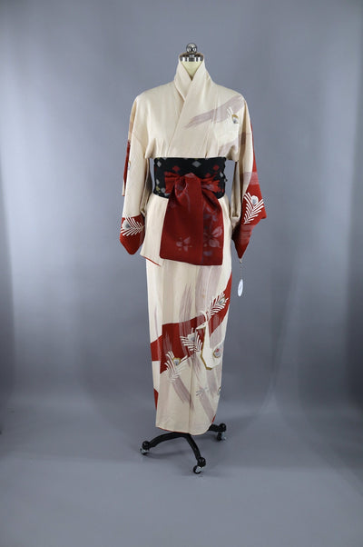 Vintage 1960s Silk Kimono Robe / Ivory Heavy Silk Crepe / Peacocks - ThisBlueBird