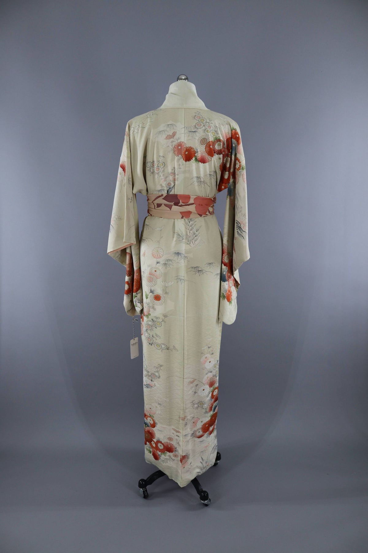 Vintage 1960s Silk Kimono Robe / Ivory Salmon Pink Floral – ThisBlueBird