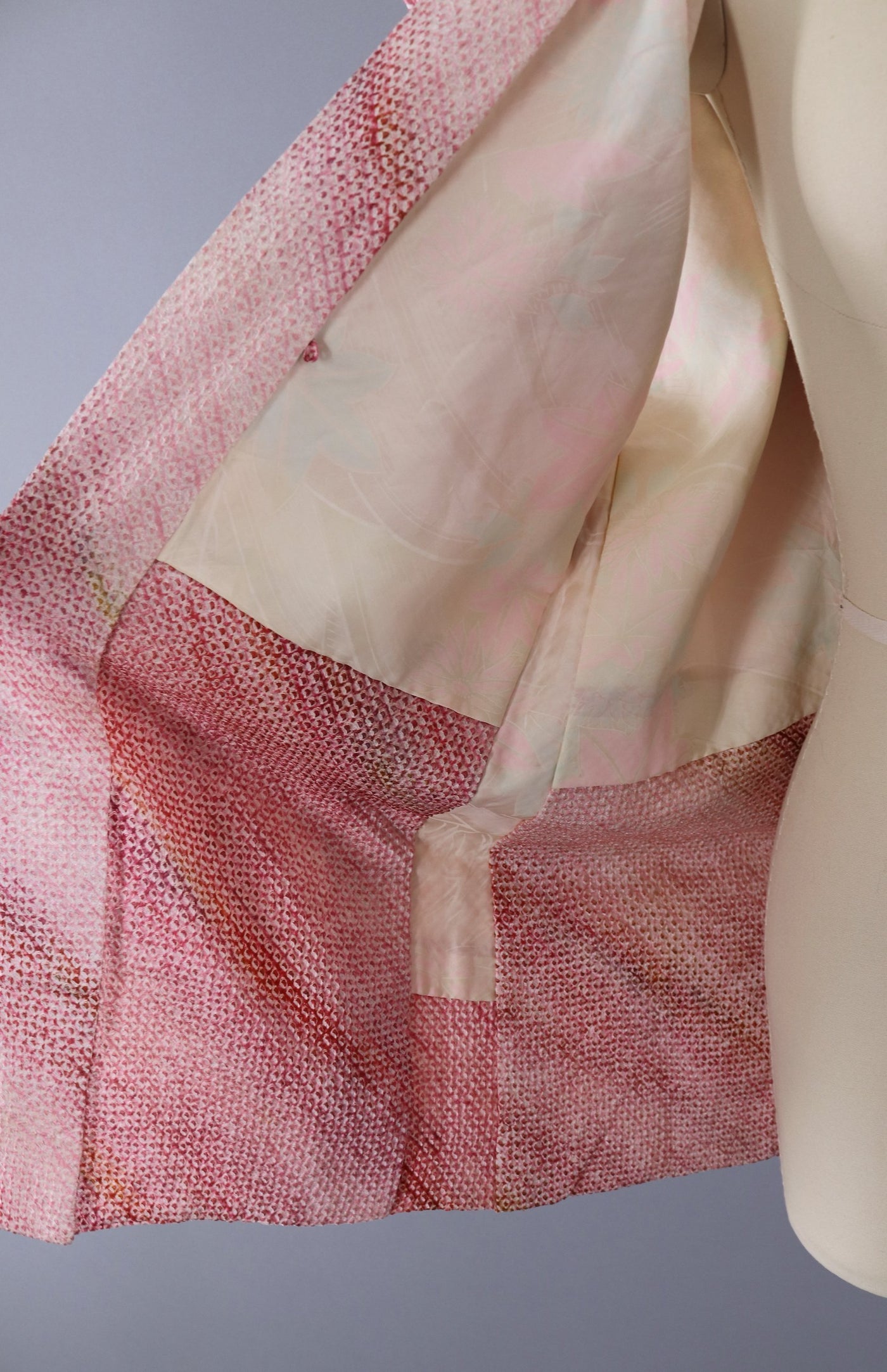 Vintage 1960s Silk Kimono Vest Cardigan / Pink Shibori Floral - ThisBlueBird