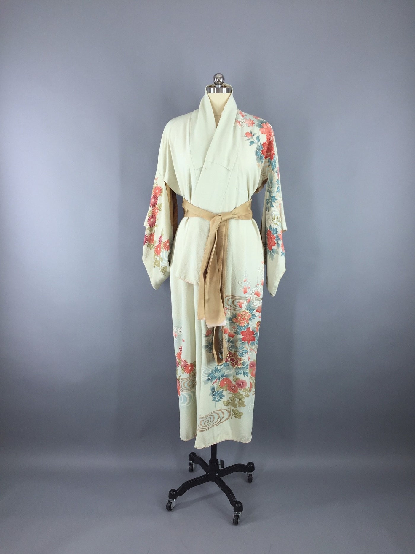 Vintage 1960s Vintage Silk Kimono Robe / Embroidered Pale Green Floral Print - ThisBlueBird