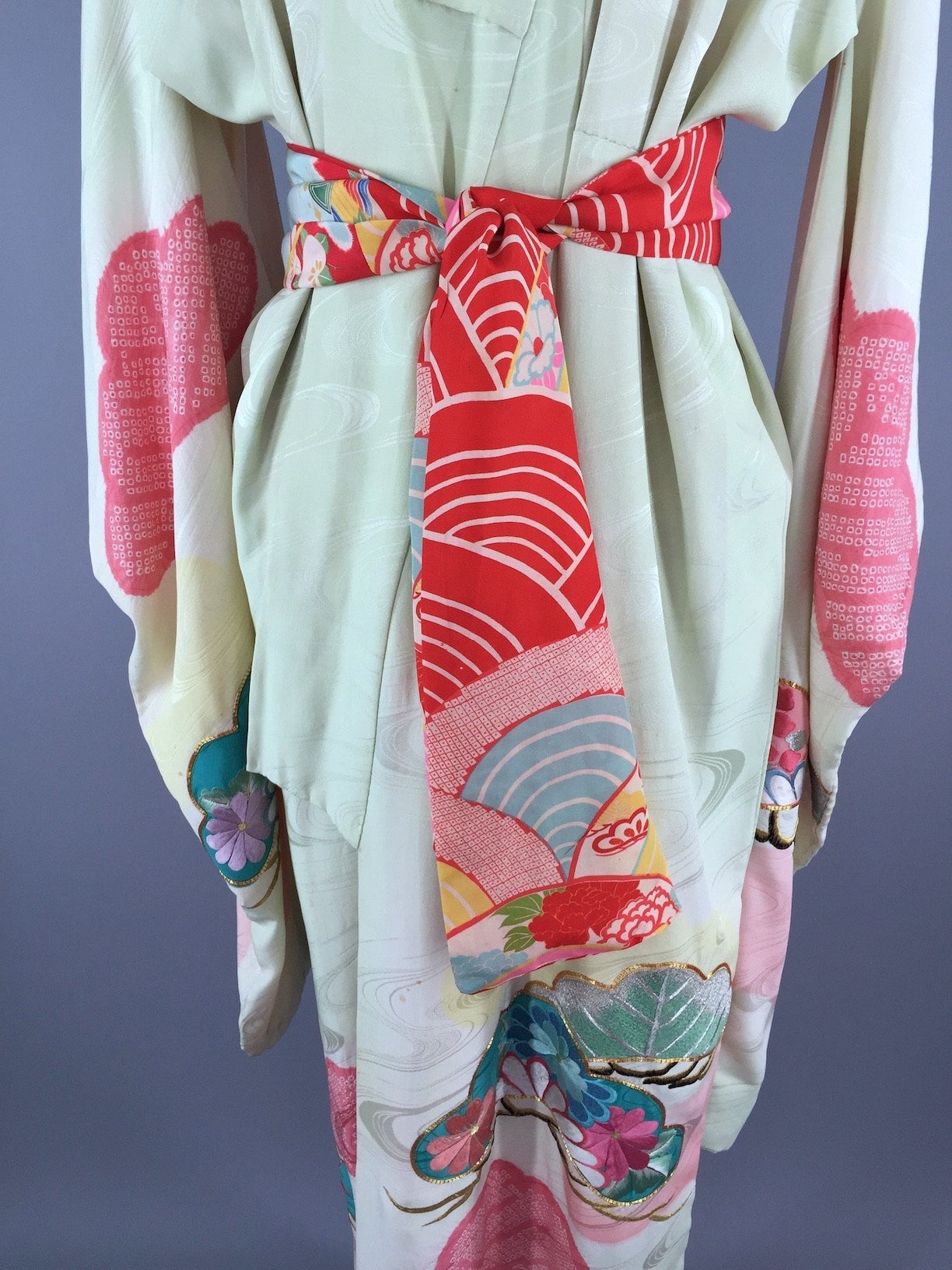 Vintage 1960s Vintage Silk Kimono Robe Furisode / Dressing Gown Robe - ThisBlueBird