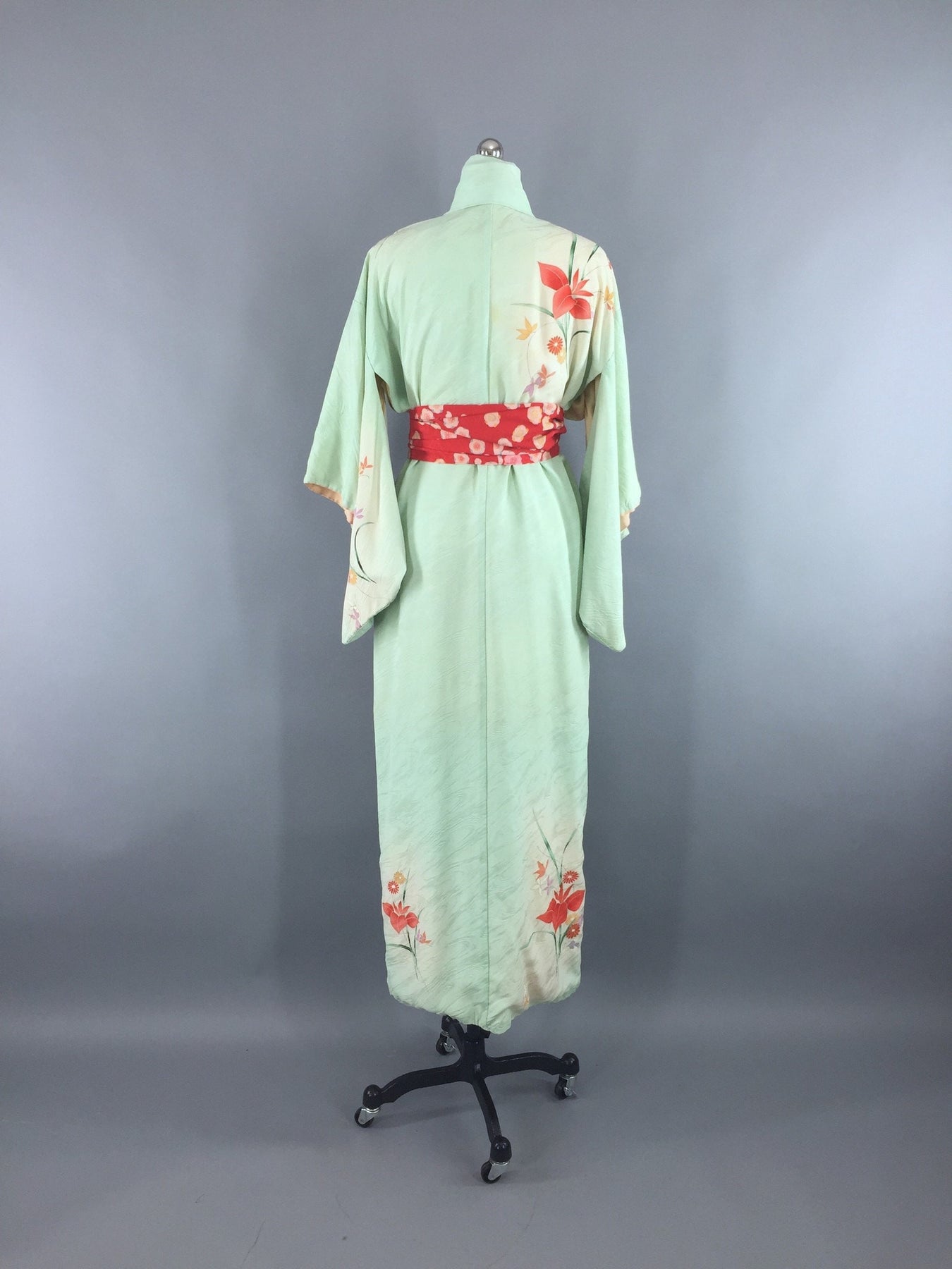 Vintage 1960s Vintage Silk Kimono Robe / Mint Green Floral – ThisBlueBird