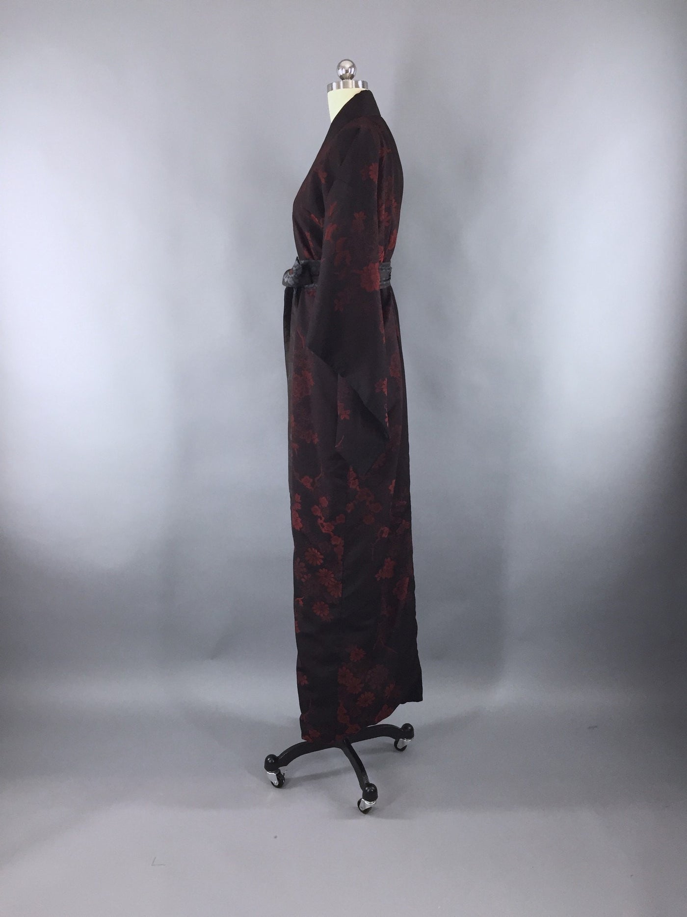 Vintage 1960s Vintage Silk Kimono Robe / Omeshi Black & Red Floral - ThisBlueBird