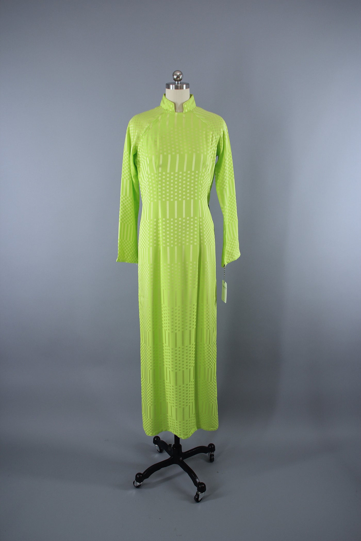 Vintage 1970s Ao Dai Vietnamese Dress / Lime Green - ThisBlueBird