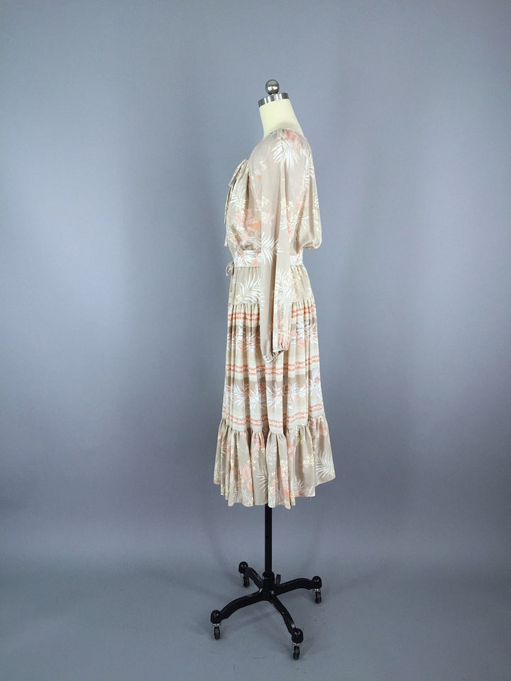 Vintage 1970s Dress / Floral Print Peasant - ThisBlueBird
