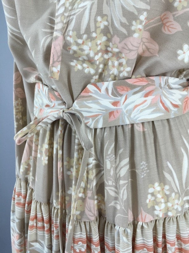 Vintage 1970s Dress / Floral Print Peasant - ThisBlueBird