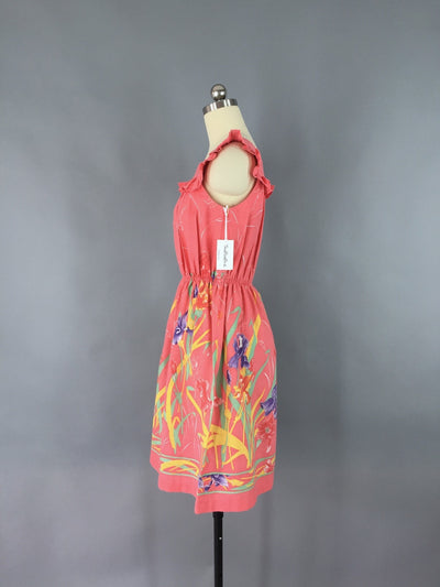 Vintage 1970s Dress / Iris Floral Novelty Print Dress - ThisBlueBird