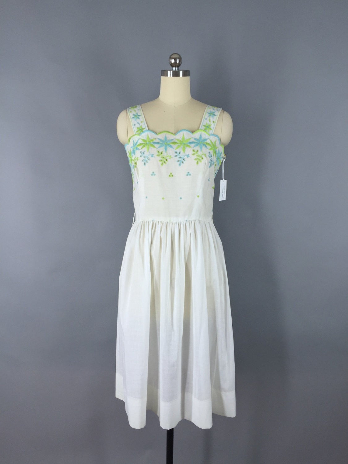 Vintage 1970s Dress / White Cotton Eyelet Dress - ThisBlueBird