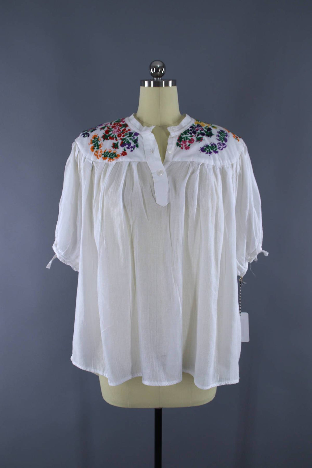 Vintage 1970s Mexican Blouse / Oaxacan Embroidered Tunic / White Cotton Gauze - ThisBlueBird