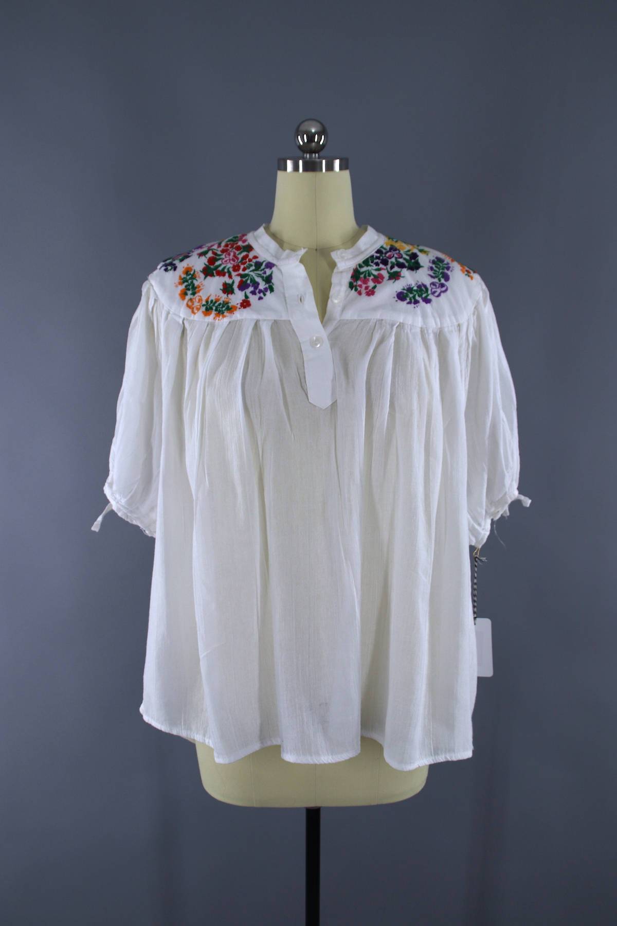 Vintage 1970s Mexican Blouse / Oaxacan Embroidered Tunic / White Cotton Gauze - ThisBlueBird
