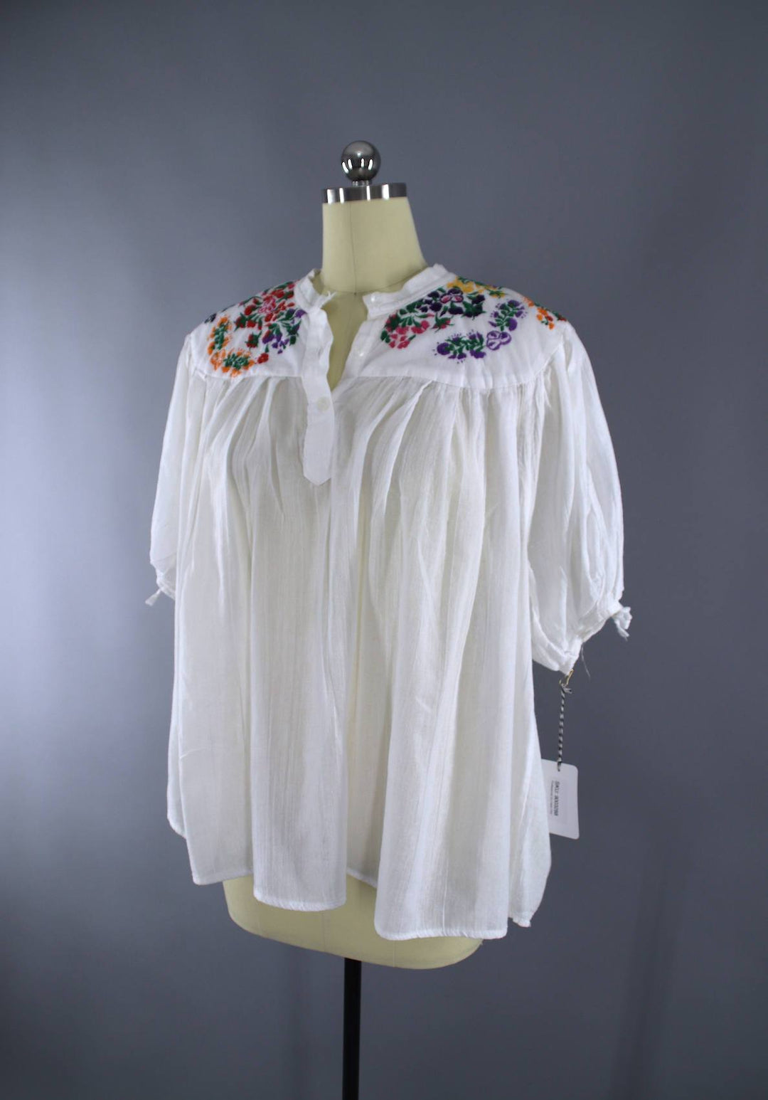 Vintage 1970s Mexican Blouse / Oaxacan Embroidered Tunic / White Cotton Gauze - ThisBlueBird