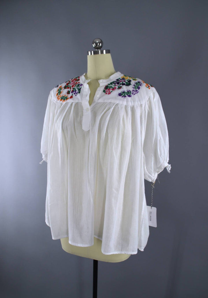 Vintage 1970s Mexican Blouse / Oaxacan Embroidered Tunic / White Cotton Gauze - ThisBlueBird