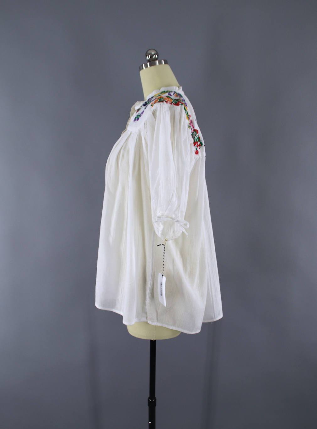 Vintage 1970s Mexican Blouse / Oaxacan Embroidered Tunic / White Cotton Gauze - ThisBlueBird